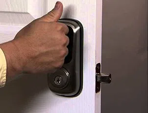 Lock Locksmith Tech Encino, CA 818-488-2679 - 24-7-locksmith-key-service