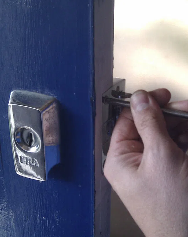 Lock Locksmith Tech Encino, CA 818-488-2679 Lock Locksmith Tech Encino, CA 818-488-2679 - locksmith-service